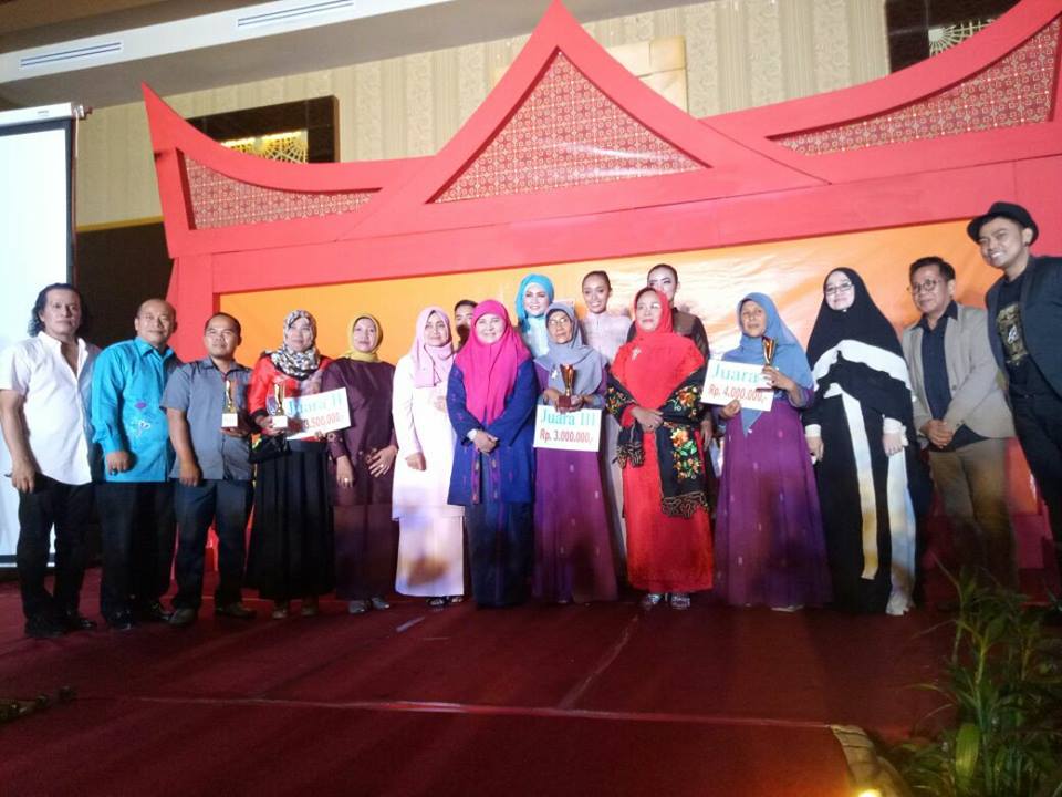 Kriya Tenun Bisa Menjadi Ratu Kain di Sumbar