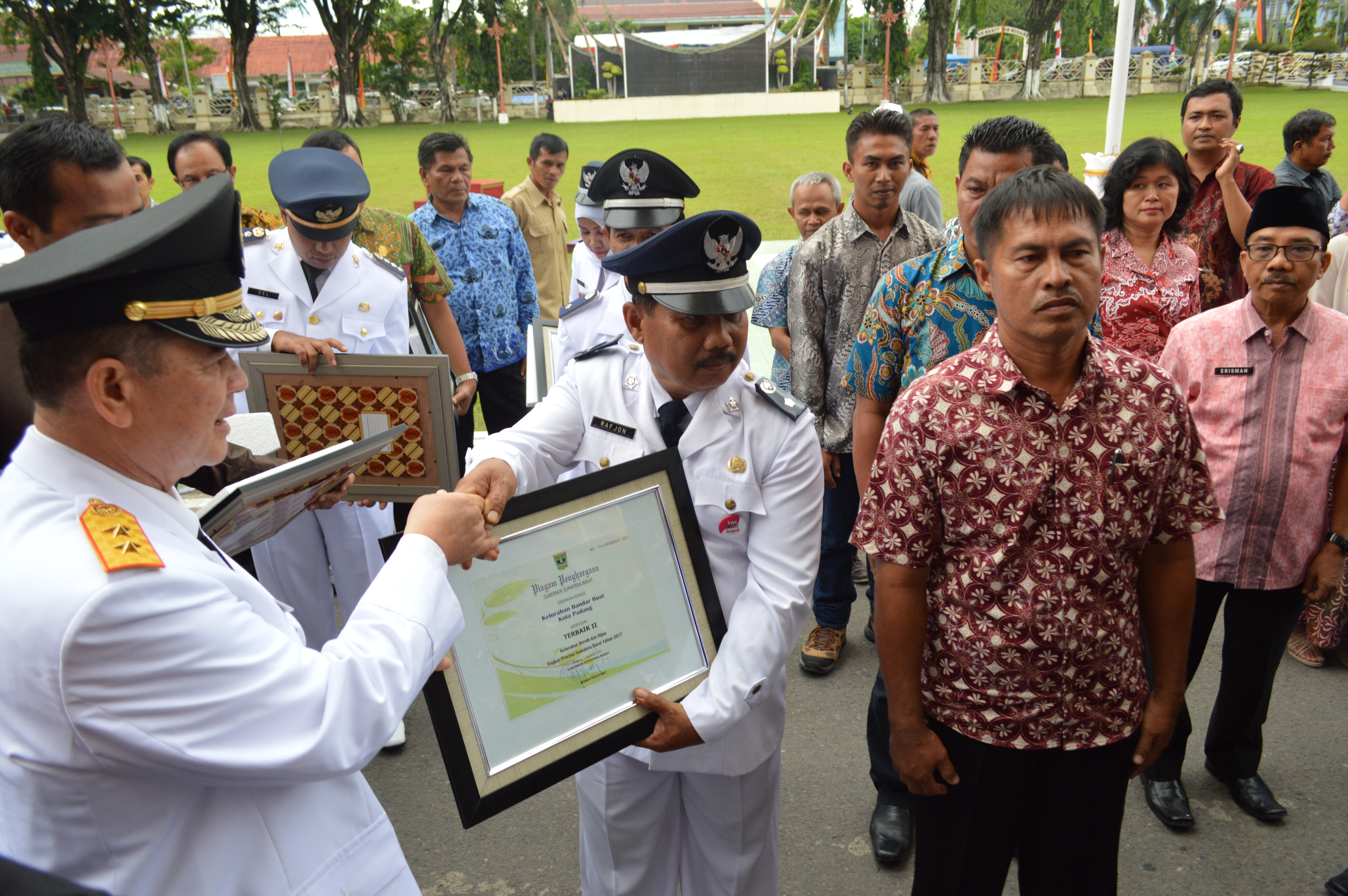 KECAMATAN DAN KELURAHAN PEMENANG LOMBA GERAKAN SUMBAR BERSIH TAHUN 2017