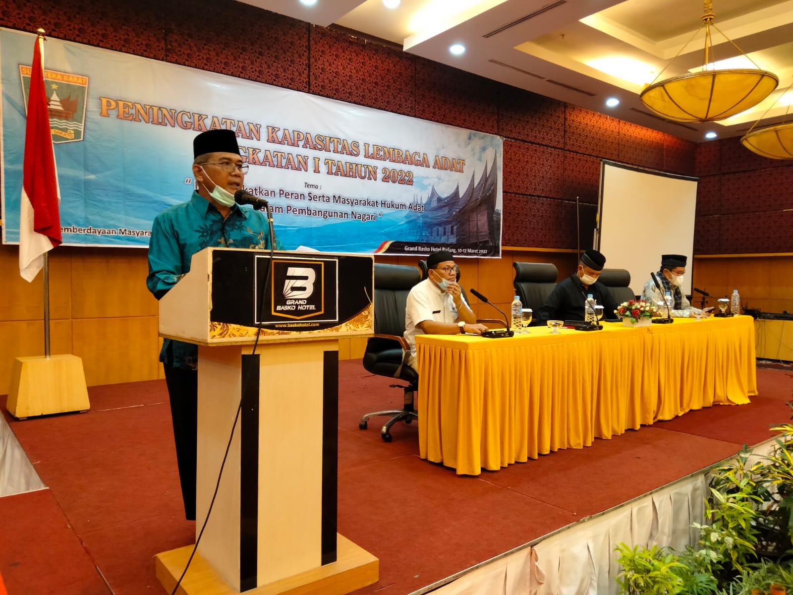 AMASRUL : PEMPROV SUMBAR PASTIKAN MENDORONG PENGUATAN LEMBAGA ADAT