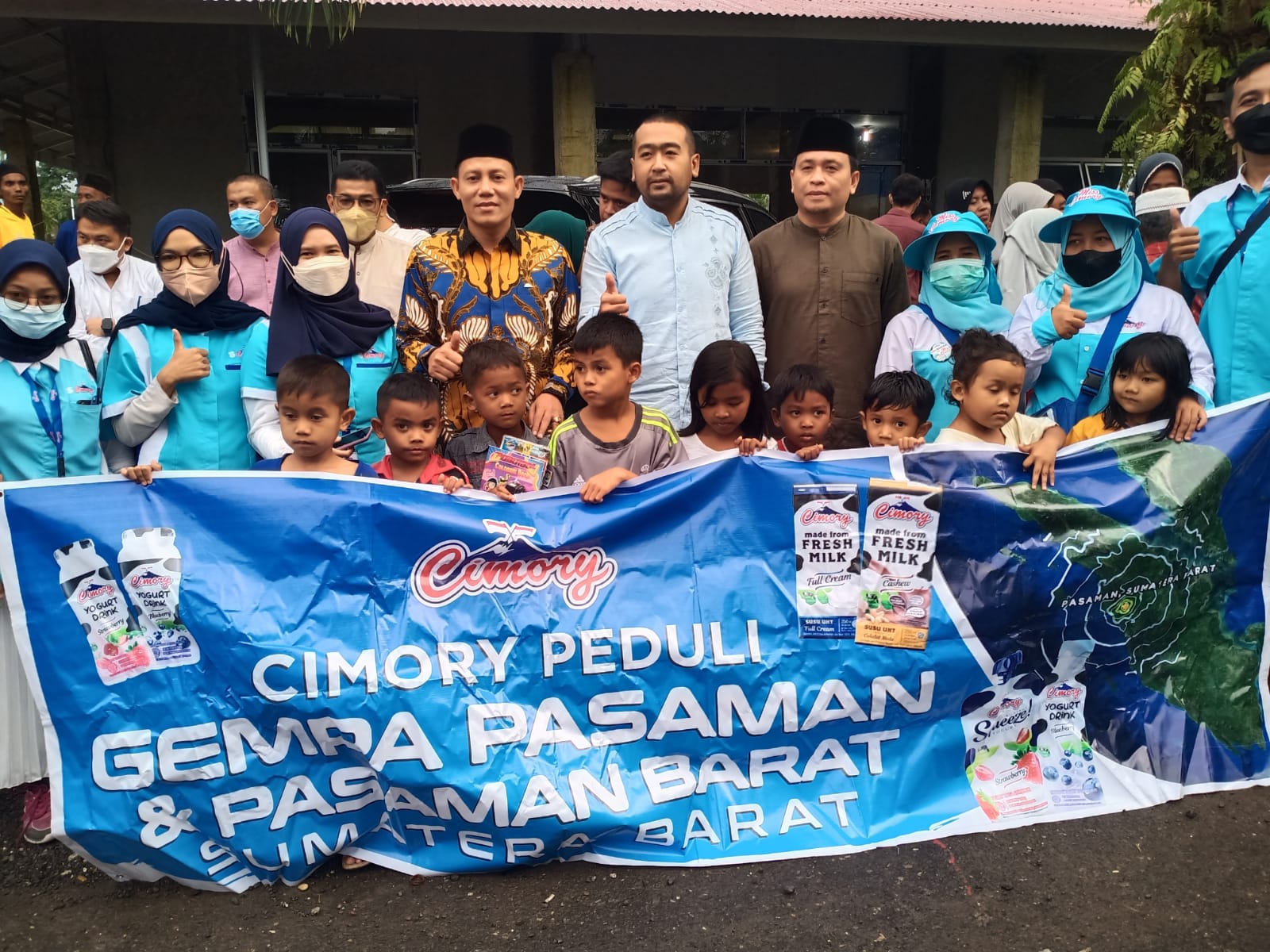 Awal Ramadhan Wagub Sumbar Serahkan Bantuan Gempa Pasaman