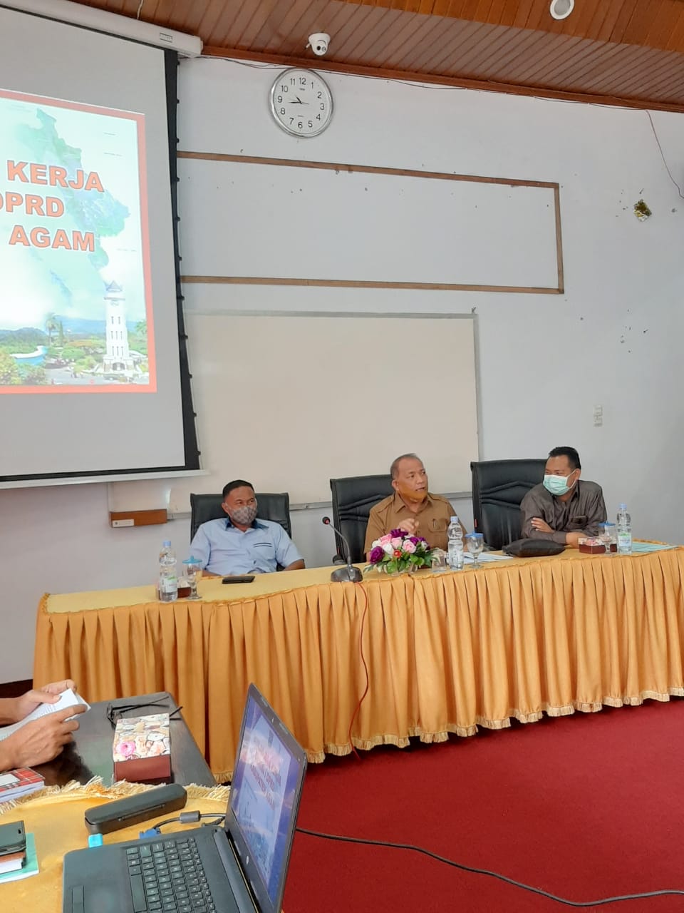 KADIS PMD SUMBAR DESAK DPRD AGAM LAHIRKAN PERDA TENTANG NAGARI ADAT