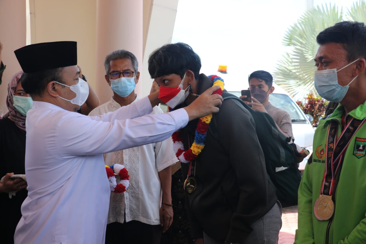 17 atlit PON Papua Kembali Tiba di Sumbar, Dikarantina 5 Hari