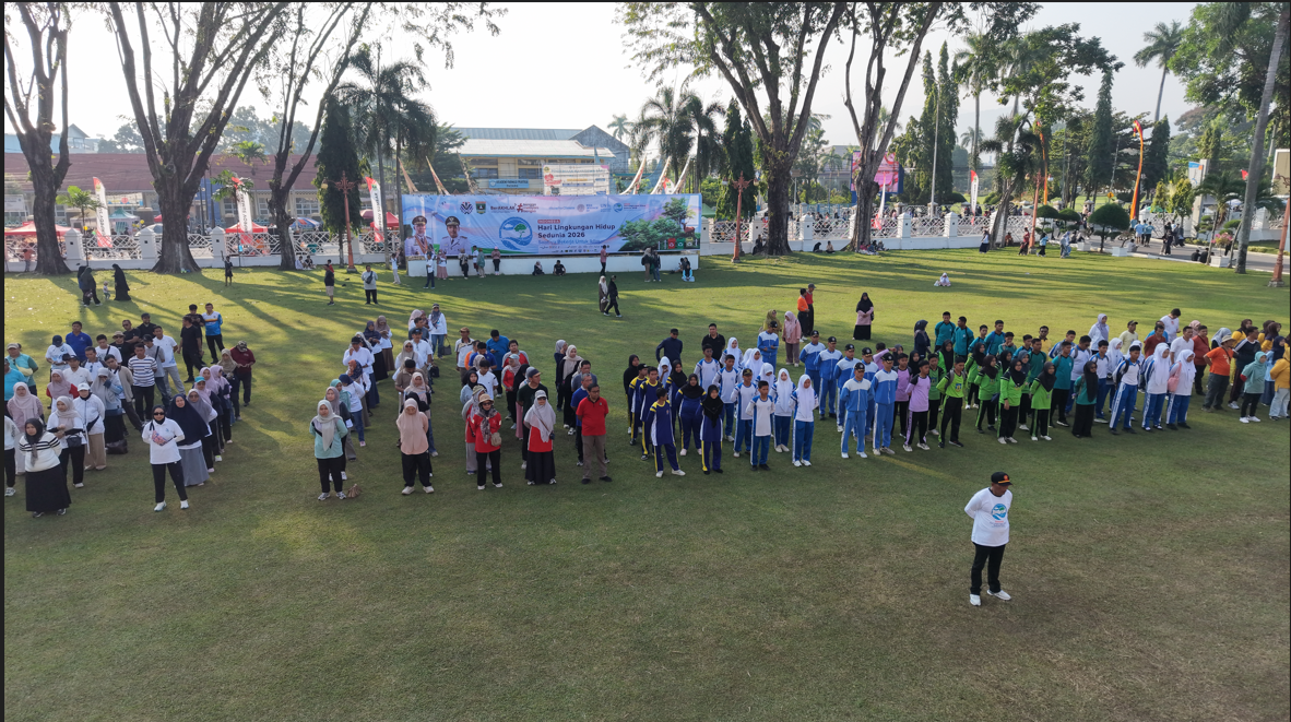 Puncak Hari Lingkungan Hidup Sedunia 2026, Pemprov Sumbar Gelar Apel Gabungan dan Serahkan Penghargaan Peduli Lingkungan