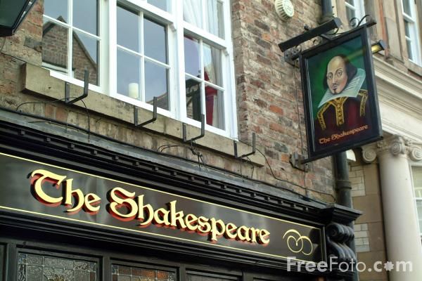 Pentingnya Mengenal Pahlawan