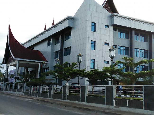 Penggalan Jejak Pembangunan Bupati Yuswir di Muaro Sijunjung