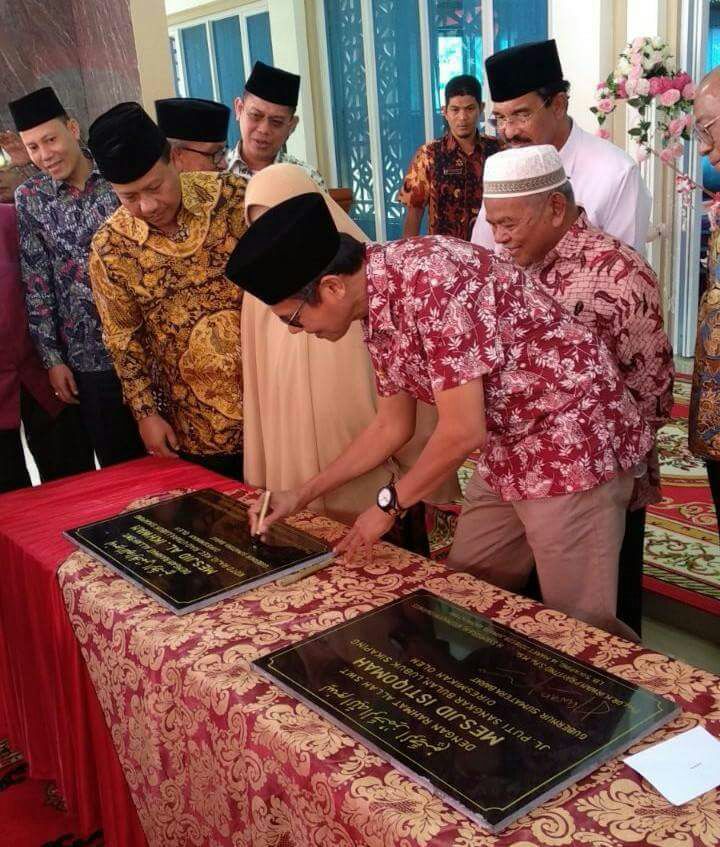 Gubernur Irwan Prayitno Resmikan Mesjid di Rao