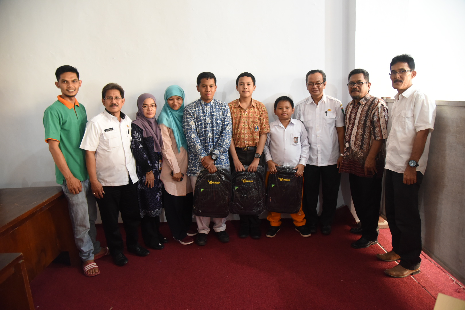      TIGA PELAJAR WAKILI  SUMBAR LOMBA KUIS KI-HAJAR NASIONAL