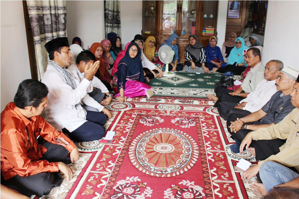 USTAD IKSHAN: AGAR SABAR MENGHADAPI COBAAN 