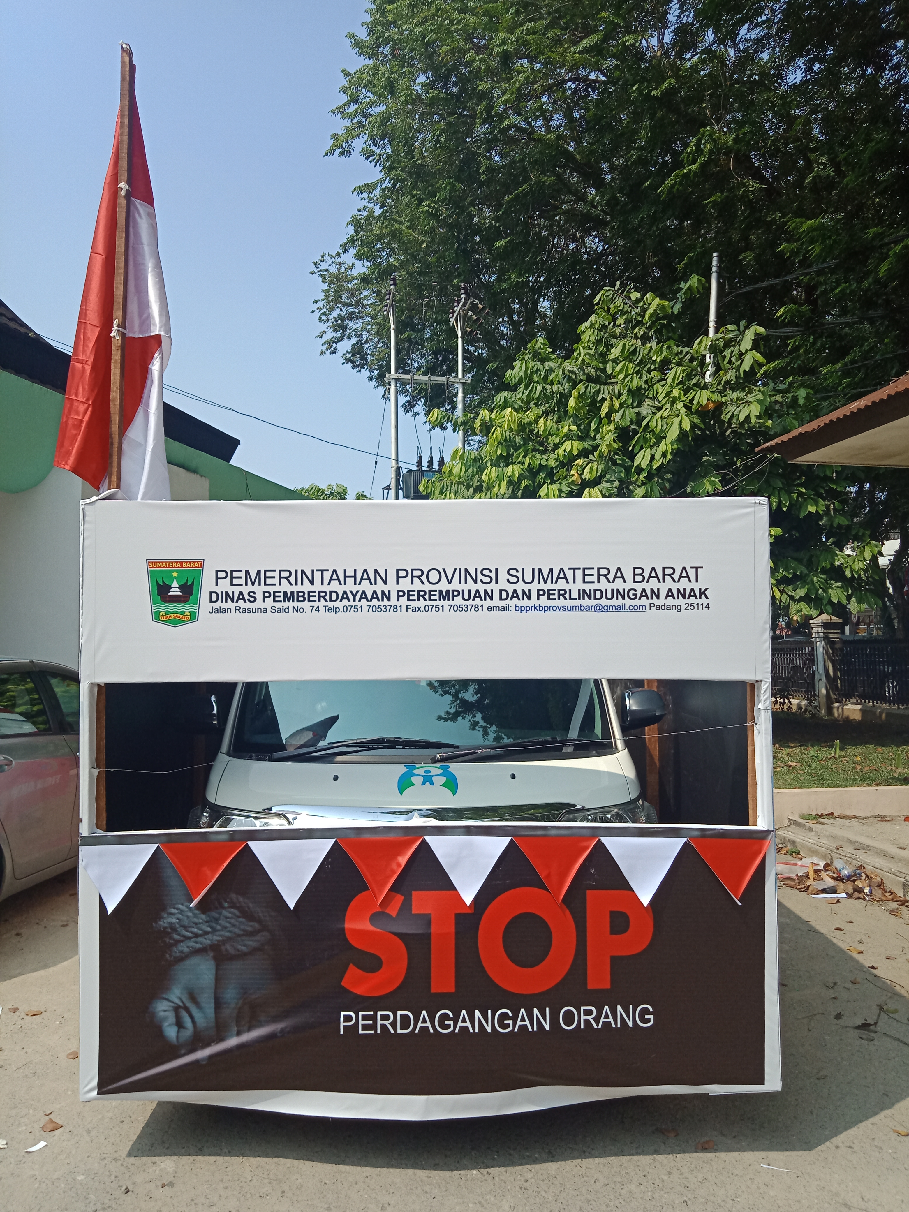 HUT RI ke -74 Provinsi Sumatera Barat Mengelar Pawai Alegoris yang bertemakan PEMBANGUNAN DAN KEBUDAYAAN 