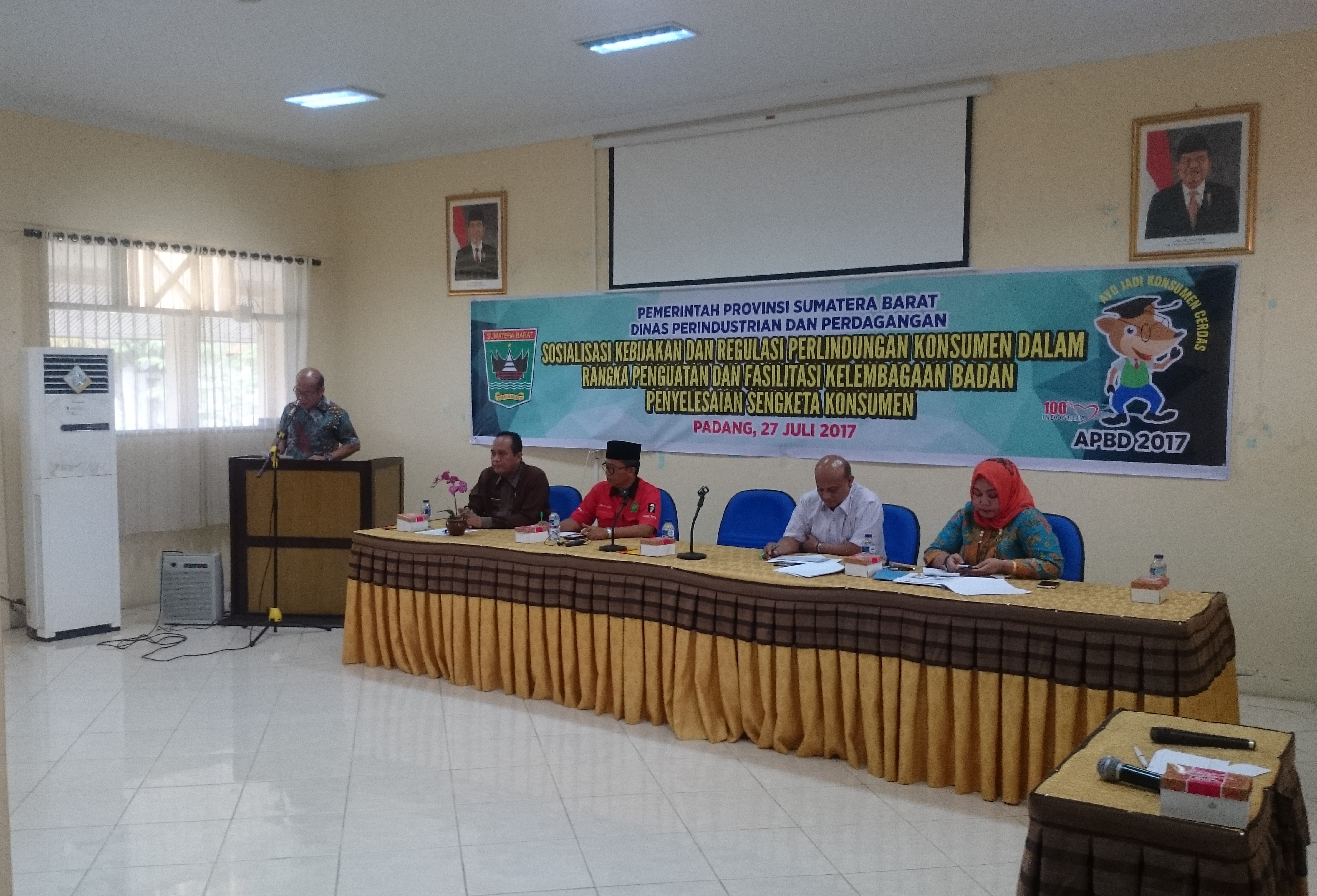 SOSIALISASI KEBIJAKAN DAN REGULASI PERLINDUNGAN KONSUMEN DALAM RANGKA PENGUATAN DAN FASILITASI KELEMBAGAAN BADAN PENYELESAIAN SANGKETA KONSUMEN