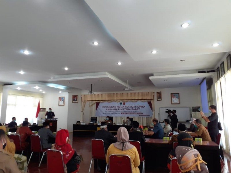 Komisi III DPRD Sosialisasi Perda AKB di Agam