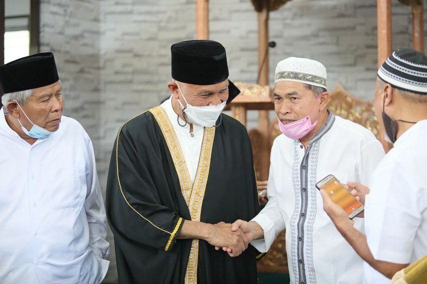 Jadi Khatib Jumat di Pekanbaru, Gubernur Mahyeldi Sampaikan Pesan Untuk Generasi Muda