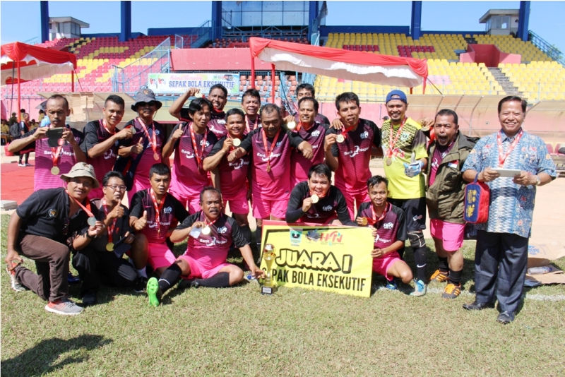 PWI SUMBAR JUARA SEPAK BOLA EKSEKUTIF