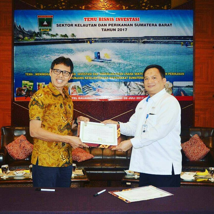 Penandatanganan MoU Bantuan Pembiayaan dan Mediasi Proposal Bantuan Koperasi dan UMKM Perikanan Sumatera Barat