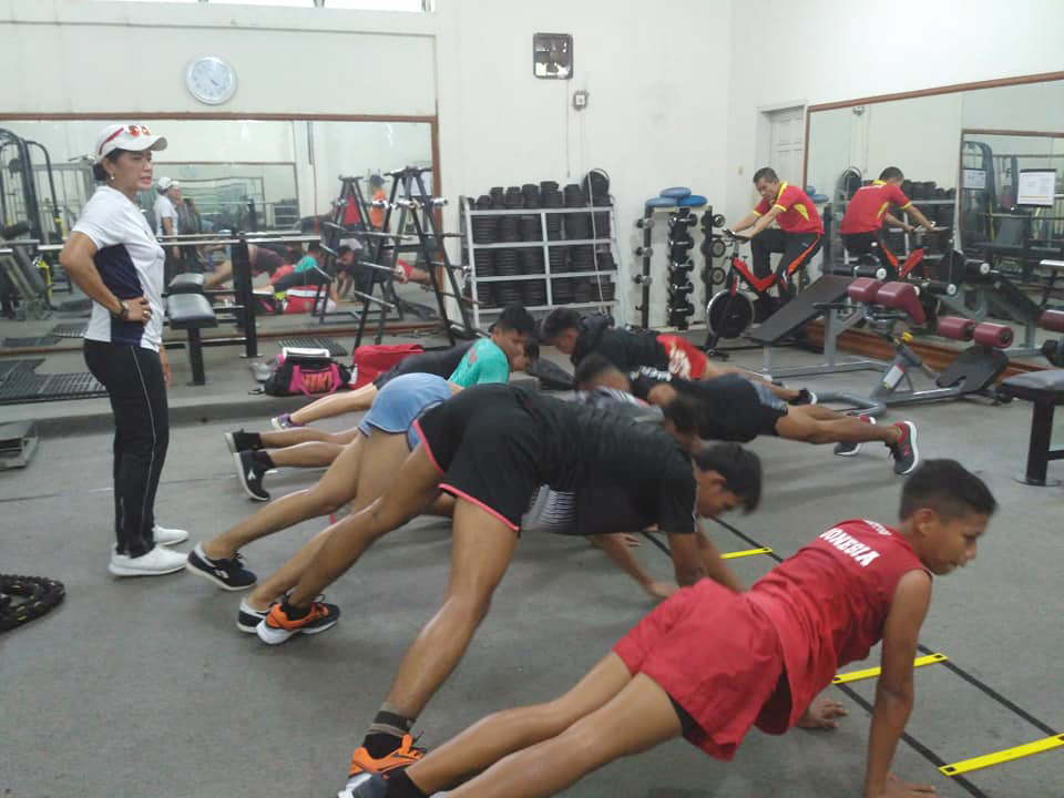 KONSULTAN OLAHRAGA LAKUKAN EVALUASI UMUM BAGI ALET BINAAN KONI SUMBAR.