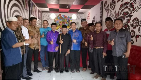 Grup WA Tokoh Sijunjung Ikut Berjuang Untuk Pembangunan Kampung Halaman