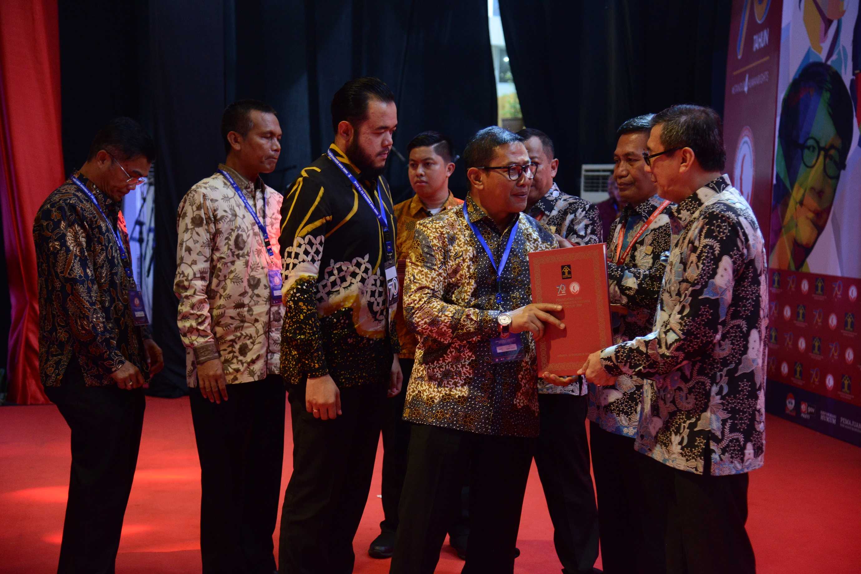 BUKITTINGGI RAIH PENGHARGAAN KOTA PEDULI HAM