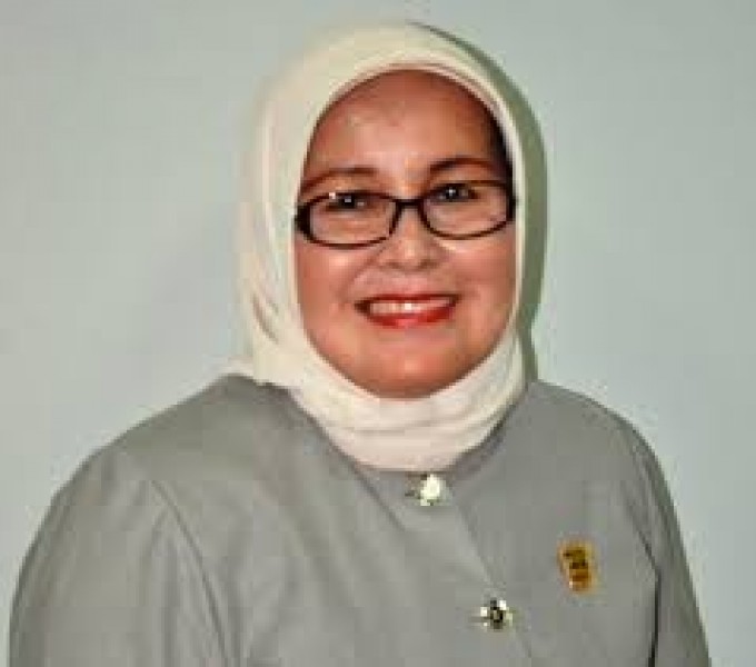 Sitti Izzati Aziz : Jalan Kondisi Parah Harus Prioritas