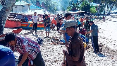 Masyarakat Sei Pinang Gelar Kegiatan Jumat Bersih