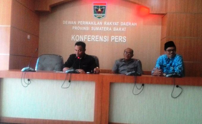 DPRD Sumbar Seminarkan Ranperda Kepemudaan