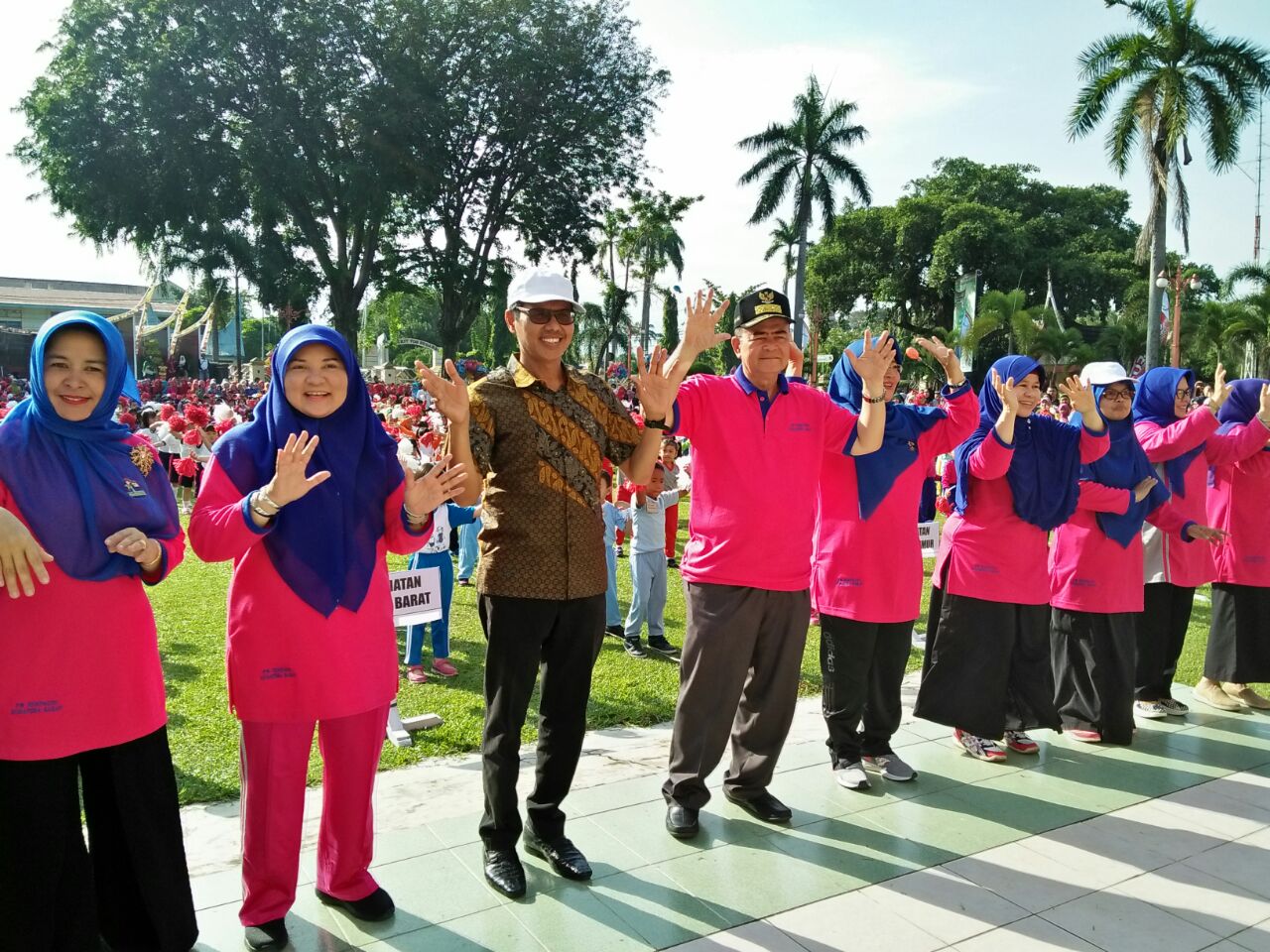 Gubernur dan Wakil Gubernur Hadiri Peringstan Hari Anak