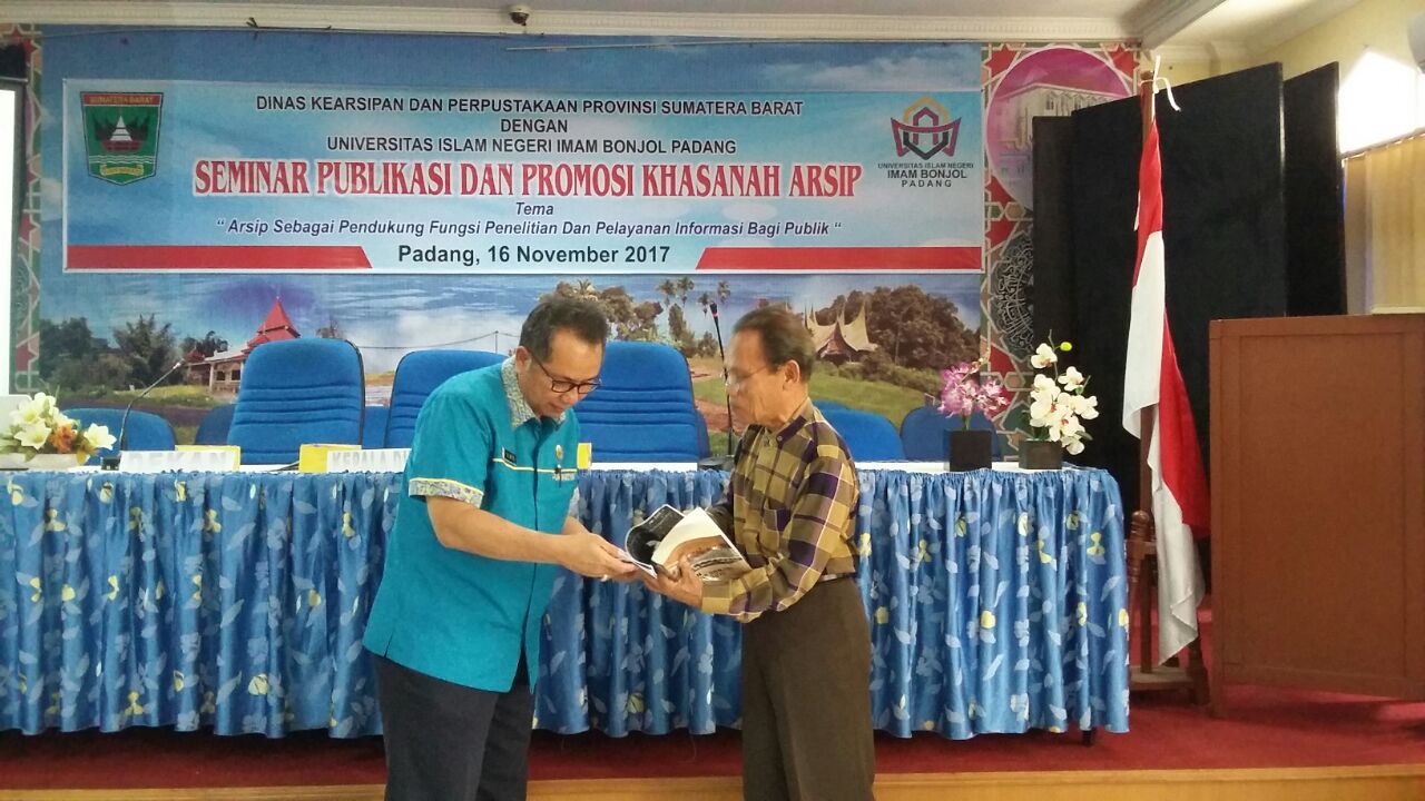 Penyerahan Arsip Pribadi Dr. Raichul Amar. MPD (pemenang Kalpataru 2010)