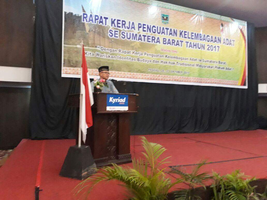 Wagub Nasrul Abit Buka Raker Penguatan Kelembagaan Adat se-Sumatera Barat