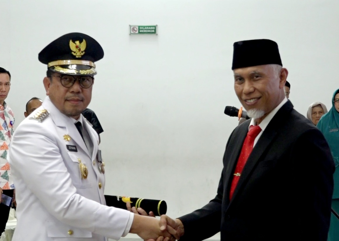 Lantik Sekda Sijunjung Sebagai Pj Walikota Sawahlunto, Ini Pesan Gubernur Mahyeldi