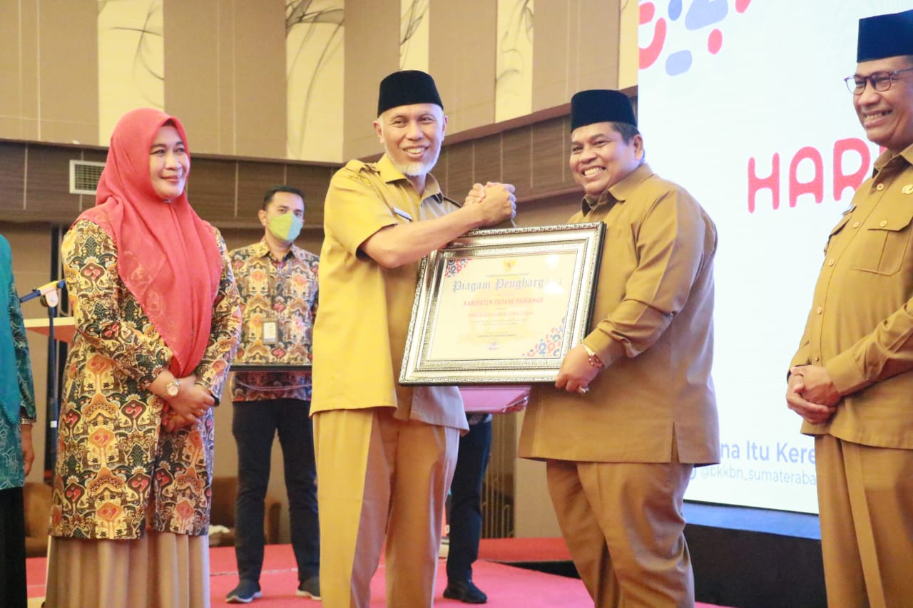 Peringati Hari Keluarga Nasional ke-29, Gubernur Sumbar Harap Ada Pembelajaran Pendidikan Keluarga di Sekolah