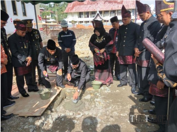  Gubernur Irwan Prayitno Meletakkan Batu Pertama Pembangunan Kantor Bupati Sijunjung