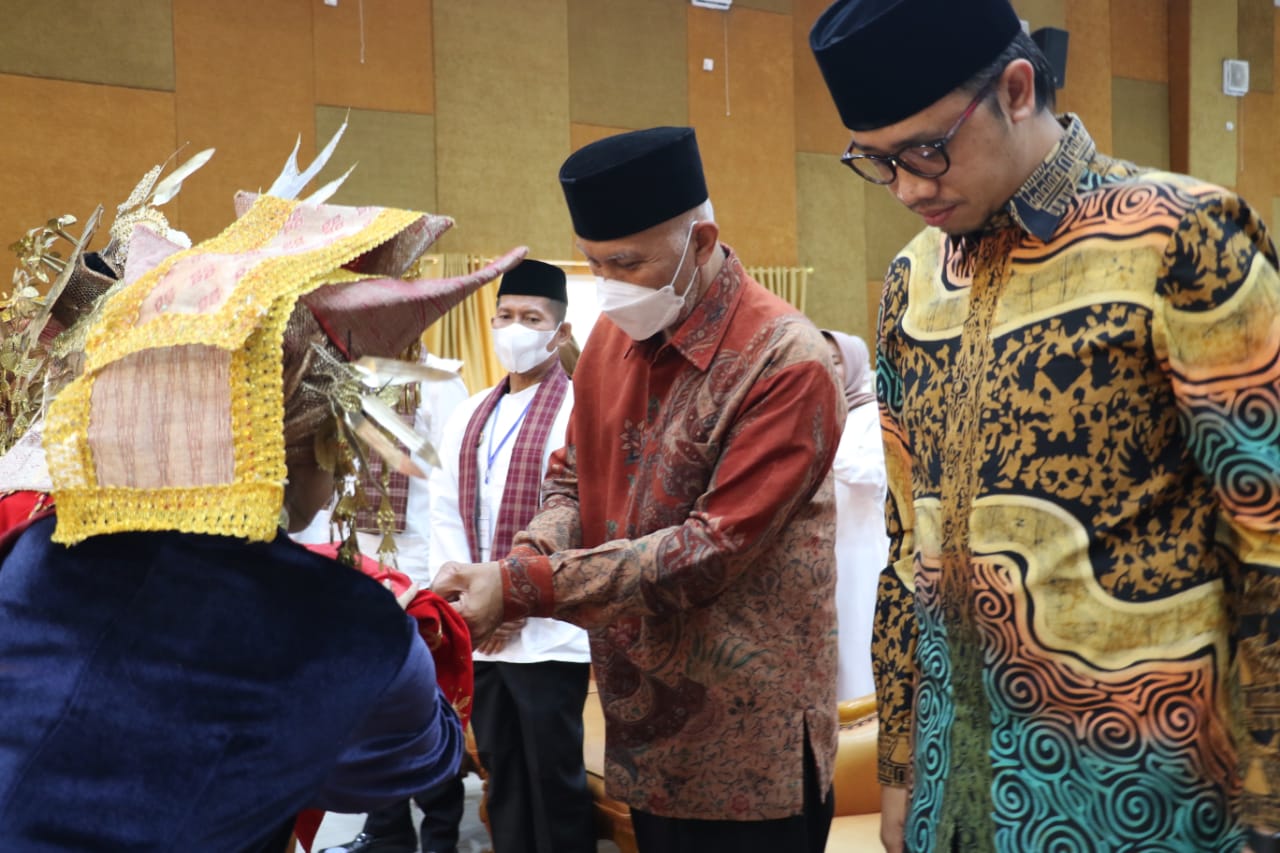 Gubernur Sumbar Dorong Perdagangan Ritel Kembangkan Kerja Sama Dengan UMKM