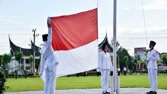 Berlangsung dengan Protokol Covid-19, Upacara HUT RI di Kantor Gubernur Sumbar Khidmat