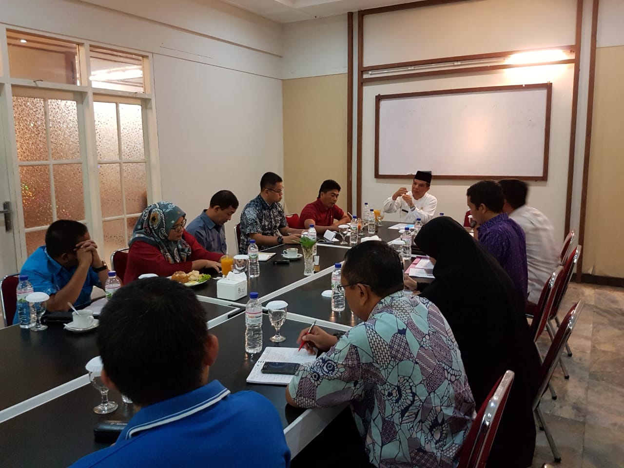 Kesbangpol Sumbar Selenggarakan Rapat Pengawasan Orang Asing