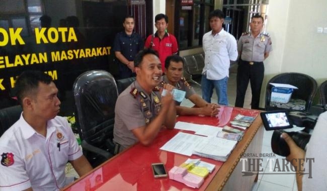 Saber Pungli Kota Solok Kembali Menangkap Dua Petugas TPR
