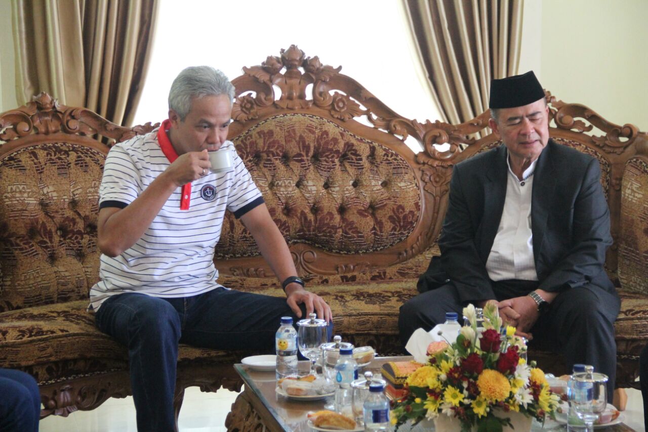 SAMBUTAN DAN TAMU RAMAH DENGAN GUBERNUR JAWA TENGAH
