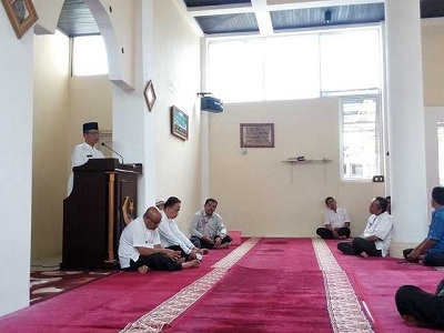 SEMARAKKAN RAMADHAN DENGAN ZUHUR BERJAMAAH DAN KULTUM