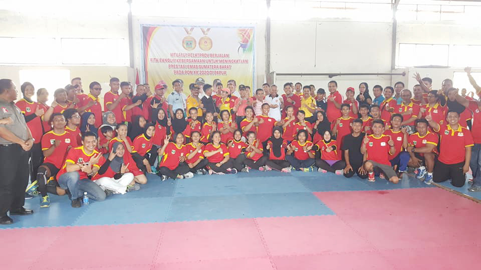 PELATDA BERJALAN KONI SUMBAR 2018 DI KUKUHKAN 