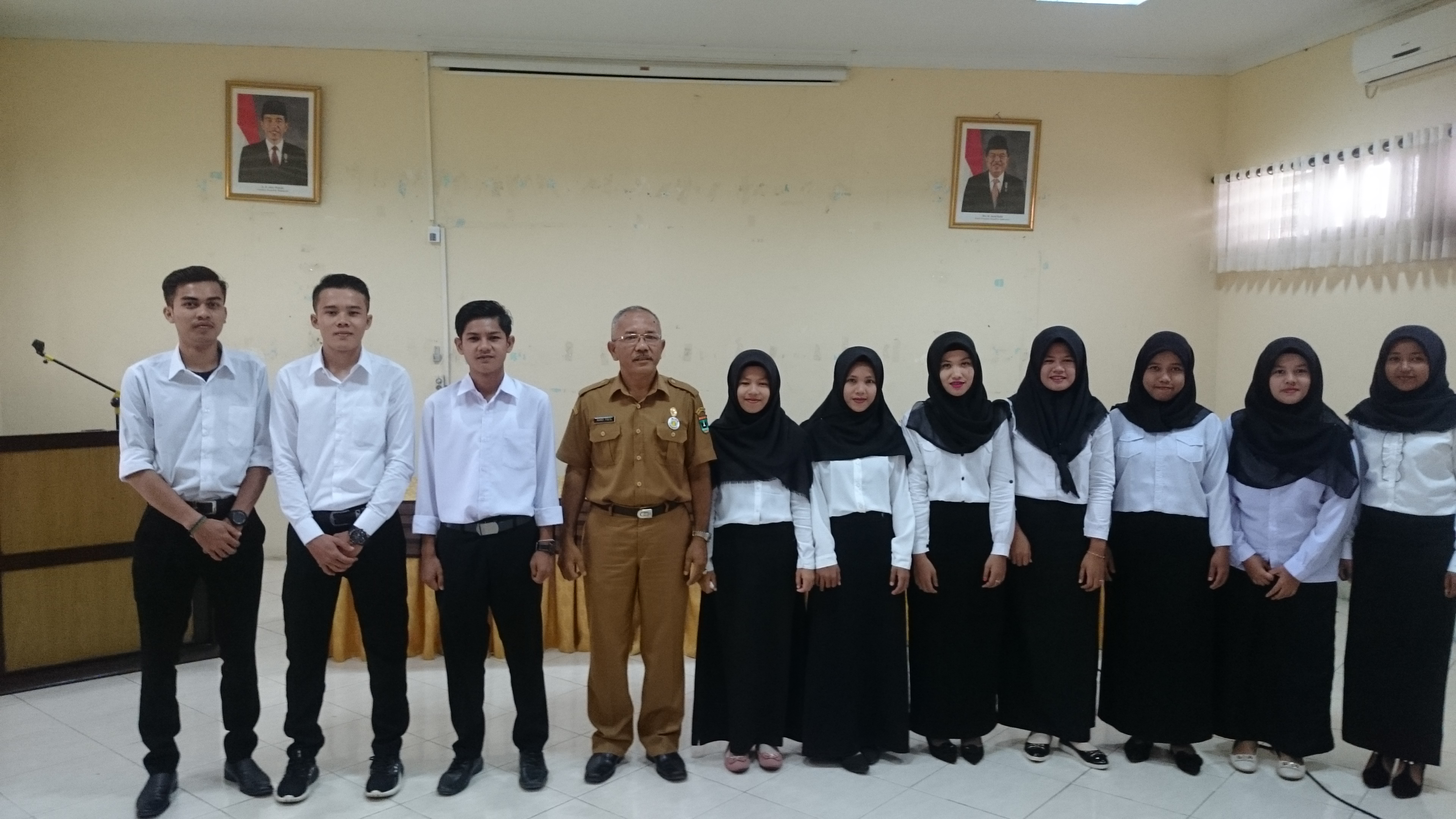 DINAS PERINDUSTRIAN DAN PERDAGANGAN PROV. SUMBAR MENERIMA MAHASISWA MAGANG