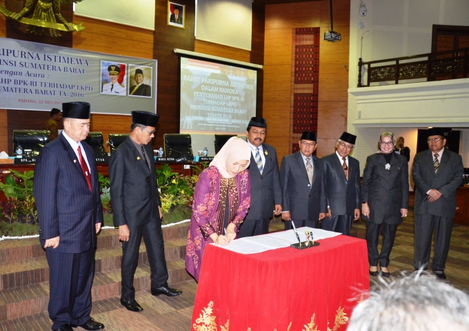 LIMA KALI BERTURUT-TURUT,  LKPD SUMBAR TAHUN 2016 KEMBALI RAIH OPINI WTP