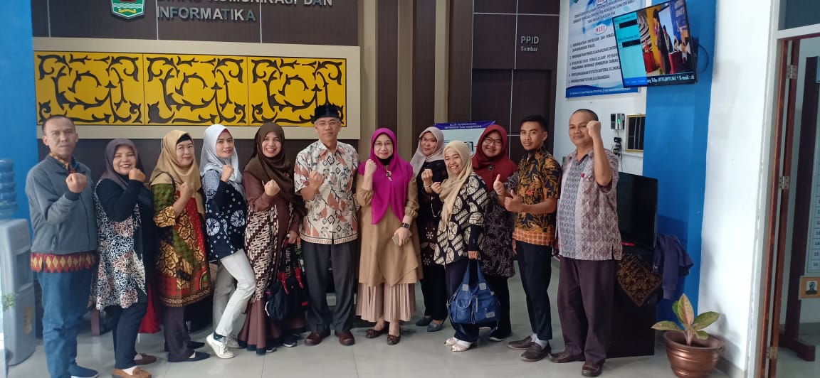 Konsultasi SPBE, Diskominfo Singkawan Kunjungi Sumbar