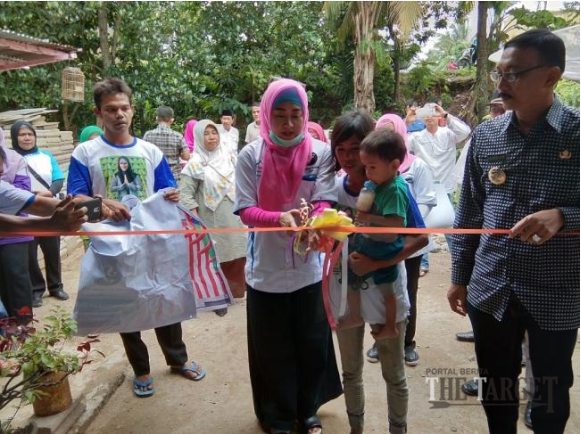 Terima Rumah Layak Huni, Warga : Alhamdulillah, Rumah Kami Kini Telah Bagus.