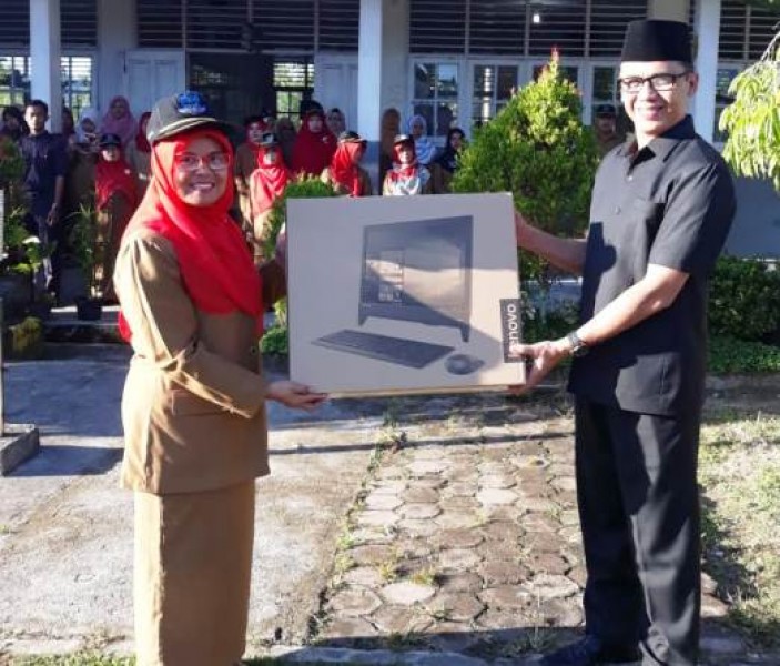 Taufik Hidayat Ingatkan, Ratusan Sekolah Masih Kekurangan Sarana