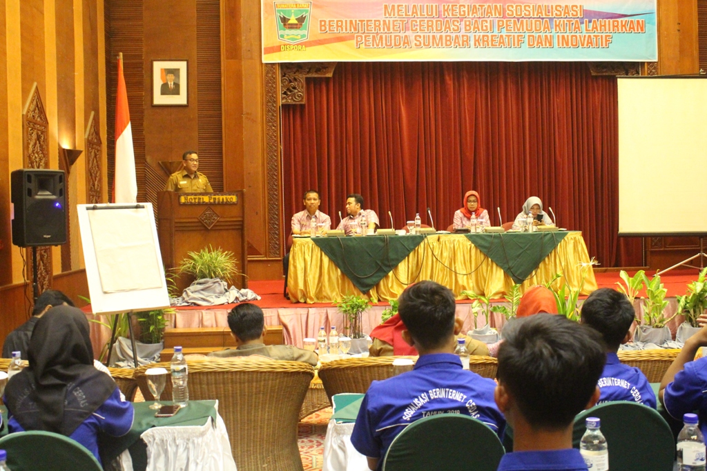 BUSTAVIDIA: GUNAKAN INTERNET SECARA BIJAK DARI’’ BIASA JADI TERBIASA’’