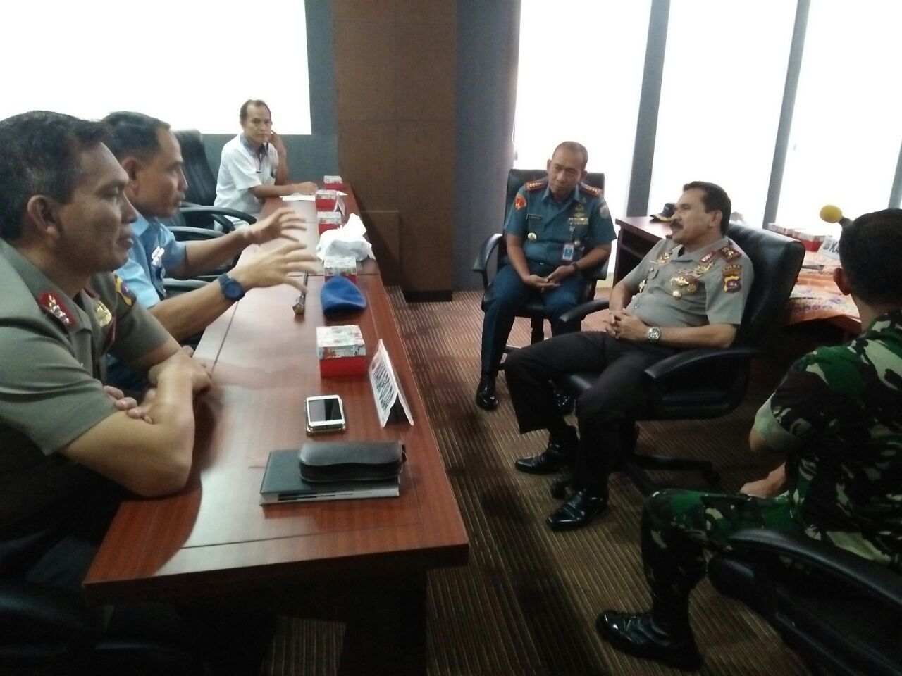 ﻿﻿﻿﻿﻿Kadis KOMINFO Sumbar Dampingi KAPOLDA Tele Converence dengan KAPOLRI