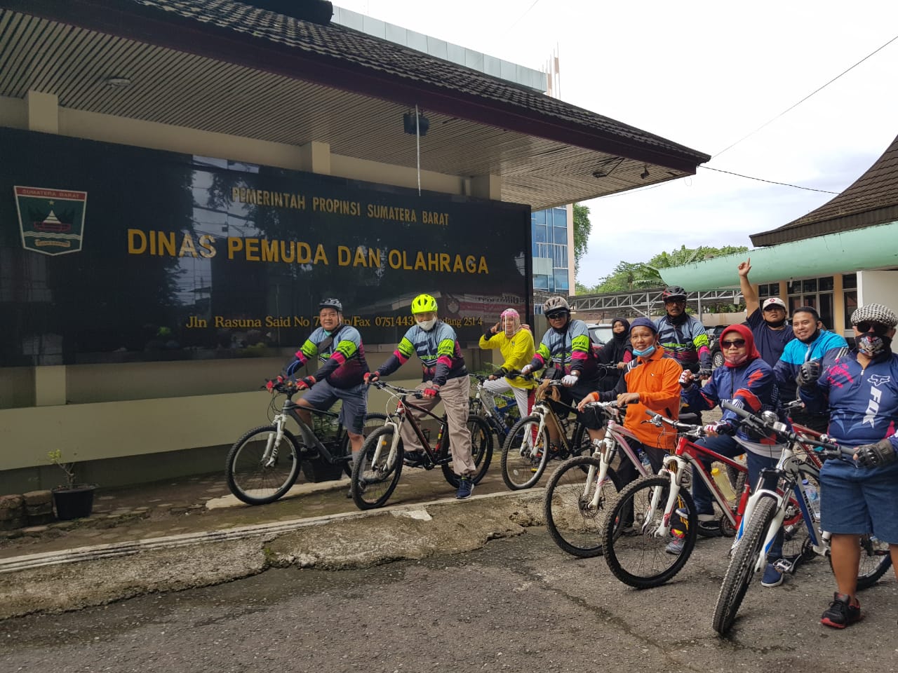 KELUARGA BESAR DISPORA SUMBAR JAGA KEBUGARAN UNTUK MENINGKATKAN IMUN TUBUH DENGAN GOWES