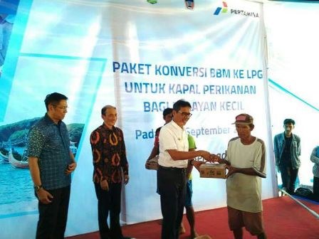 Gubernur Sumbar Hadiri Peluncuran Program Konversi BBM ke BBG bagi Kapal Nelayan