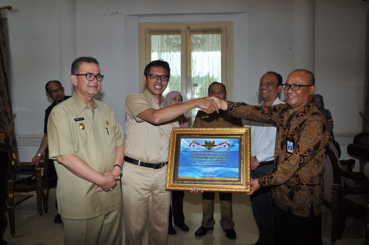 Pemprov Sumbar Dapat Penghargaan Laporan Keuangan Capaian Standar Tertinggi