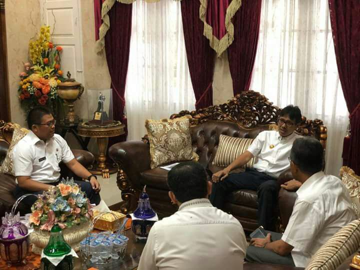 Gubernur Sumbar Kumpulkan OPD Yang Terkait Perizinan
