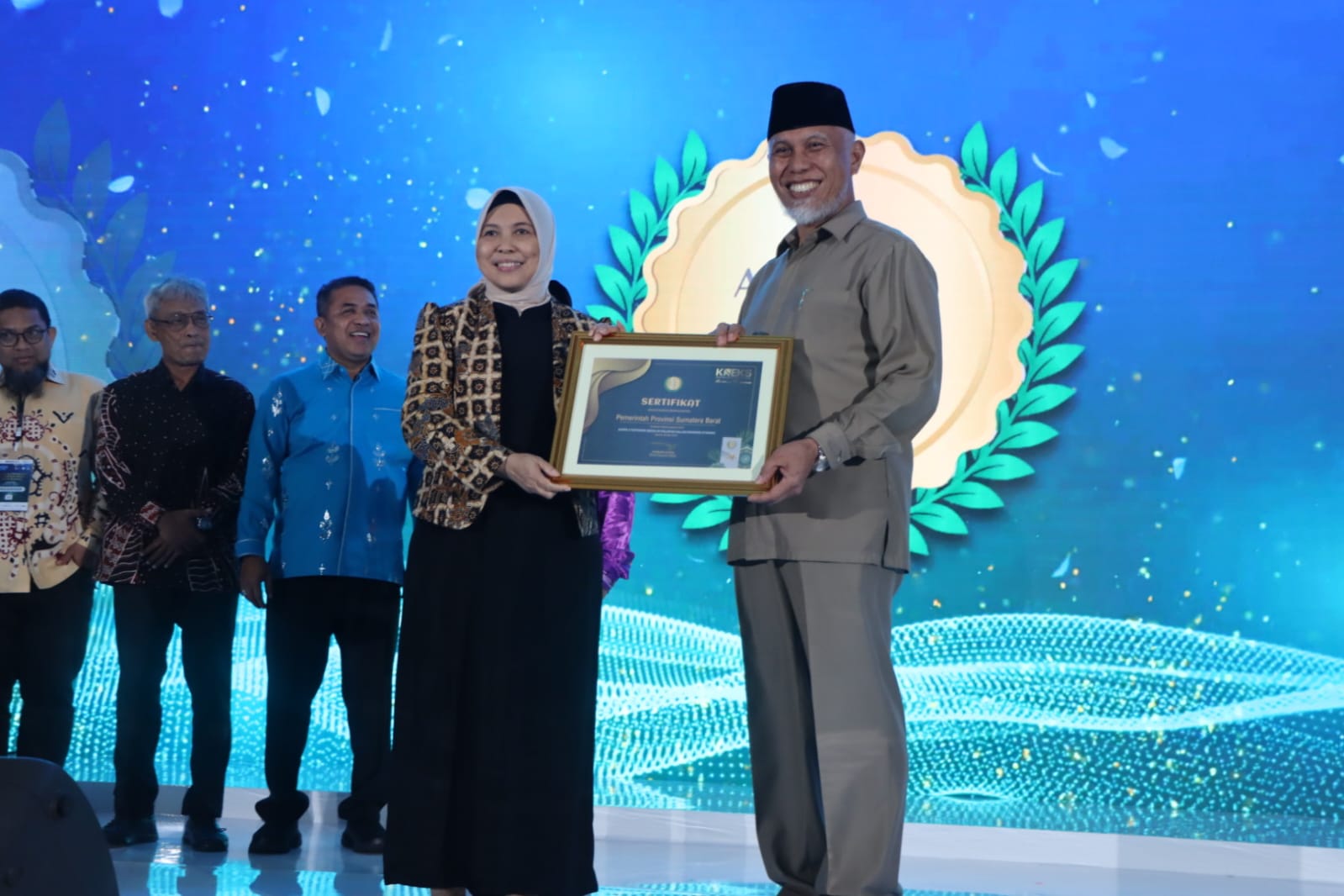 Pemprov Sumbar Raih Penghargaan Bergengsi di ISF 2025, Gubernur Mahyeldi: Motivasi Kemajuan Ekonomi Syariah Daerah