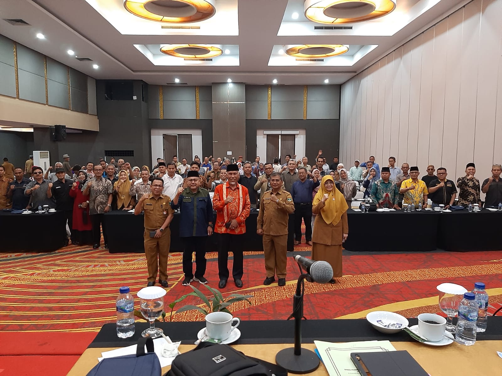 Gubernur Buka Bimtek LPM, Mahyeldi : Tingkatkan Kualitas Layanan di Kelurahan 